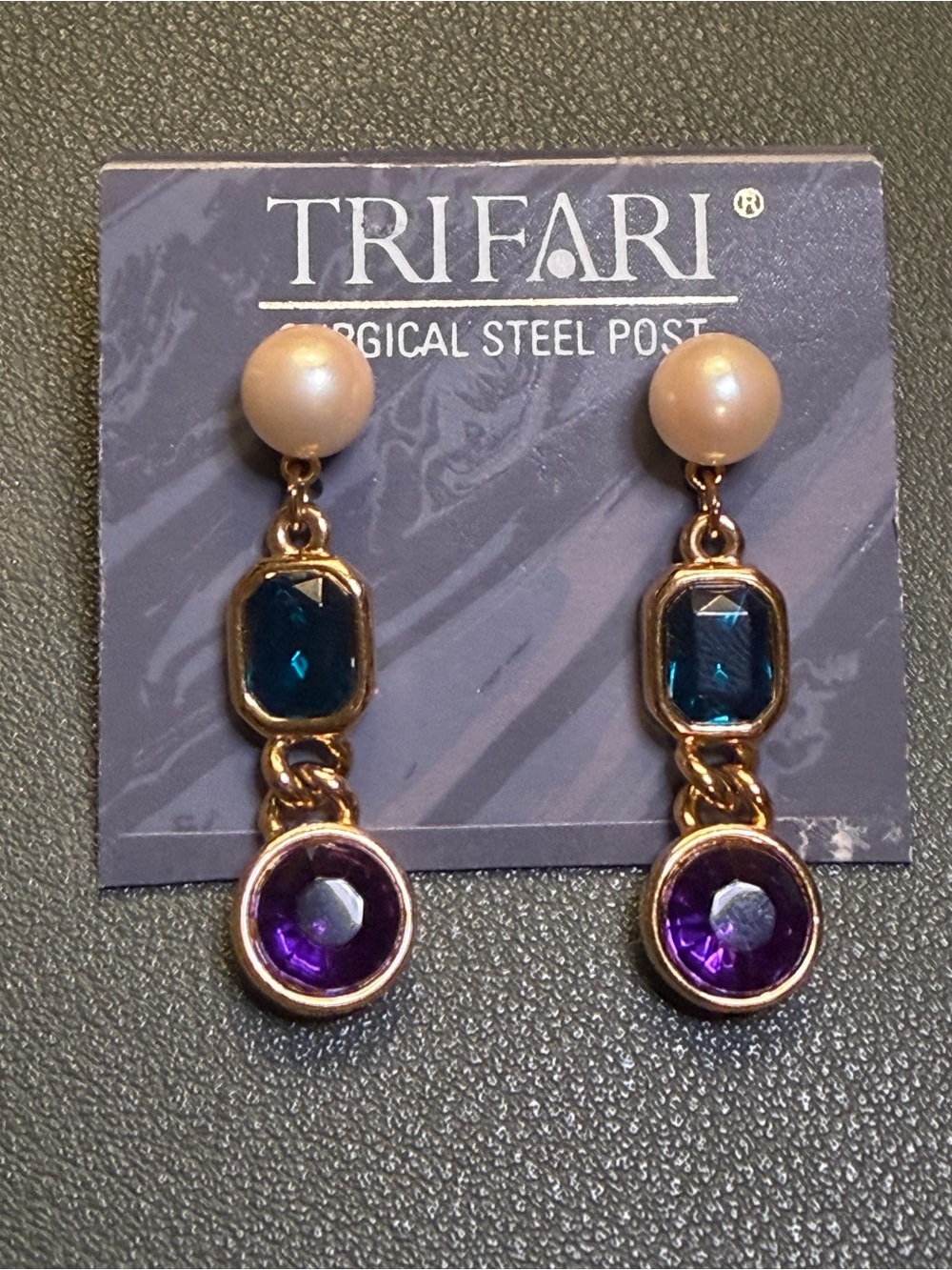 TRIFARI 1980s/1990s Vintage Drop Earrings (Rare!!)